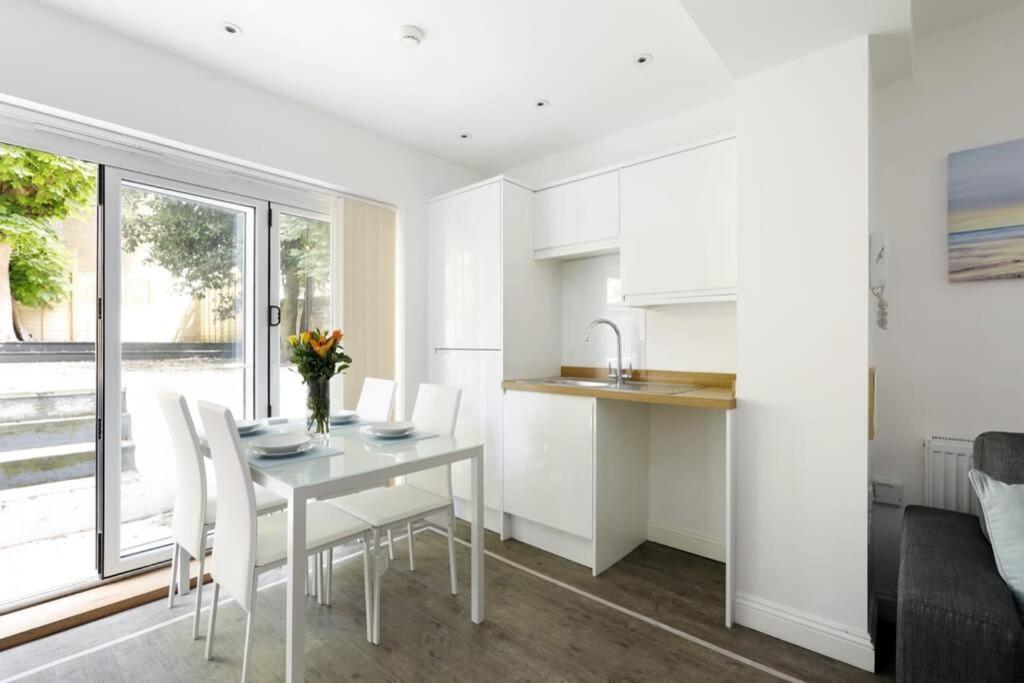 2 Bedrooms Close To The Beach With Garden And Own Entrance ! Brighton Exterior foto
