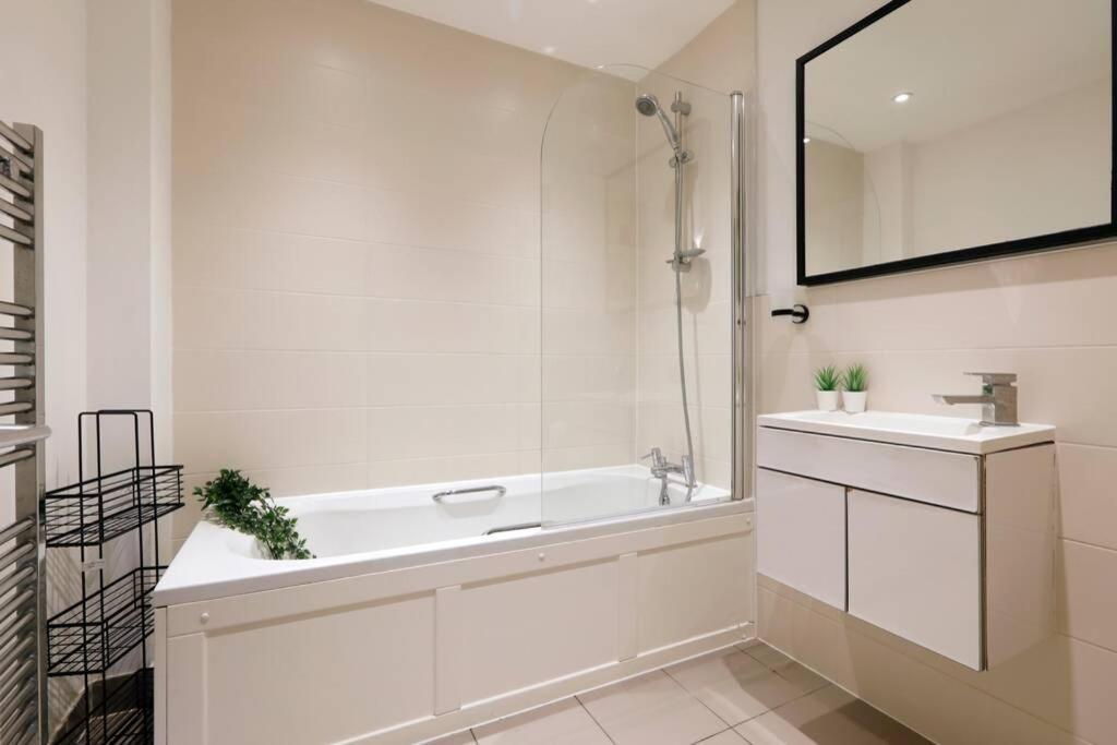 2 Bedrooms Close To The Beach With Garden And Own Entrance ! Brighton Exterior foto